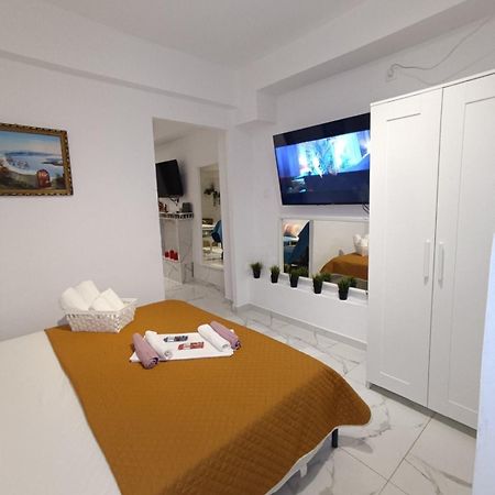 Giannis Apartment Atene Esterno foto