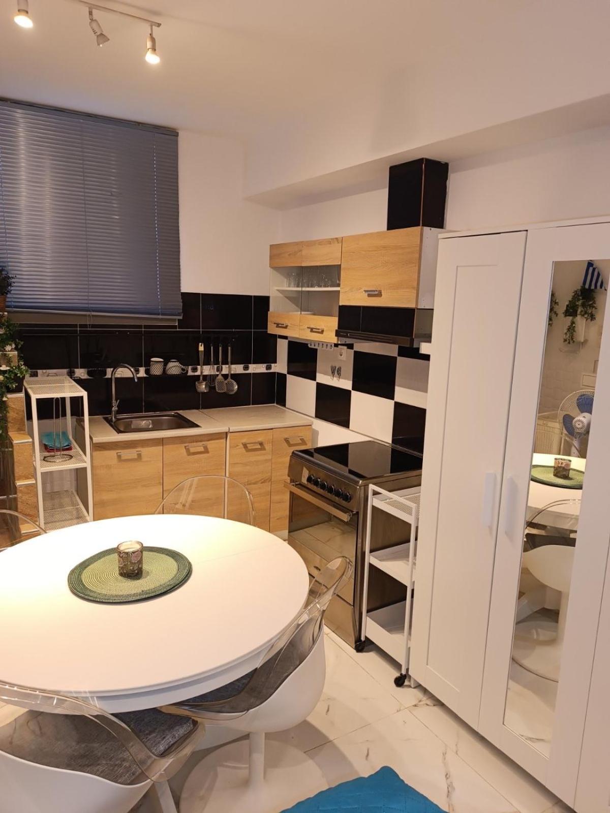 Giannis Apartment Atene Esterno foto