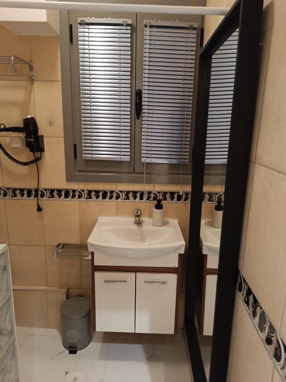 Giannis Apartment Atene Esterno foto